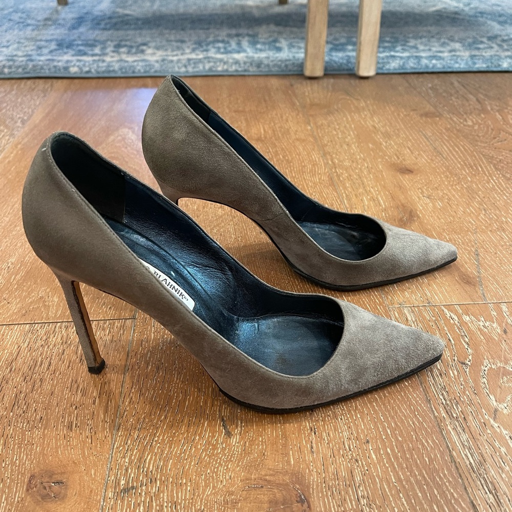 Manolo Blahnik Suede Pumps - Grey size 39